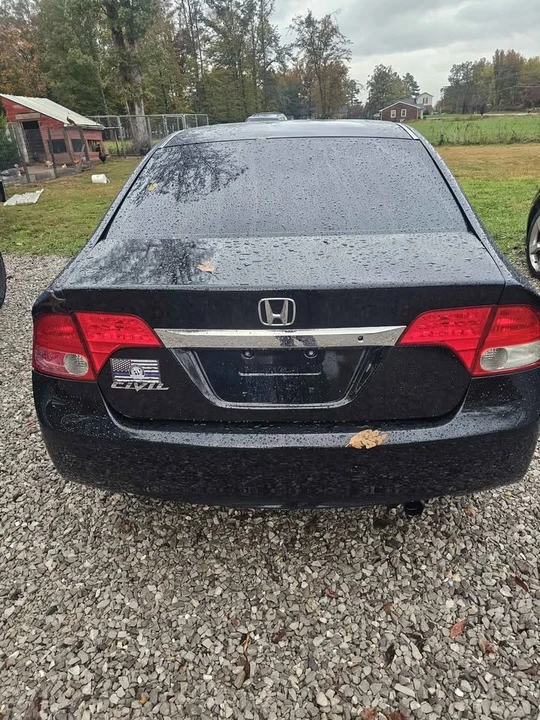 2007 Honda Civic 8th Gen - Image 2 of 3