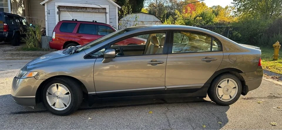 2007 Honda Civic 8th Gen - Image 2 of 8