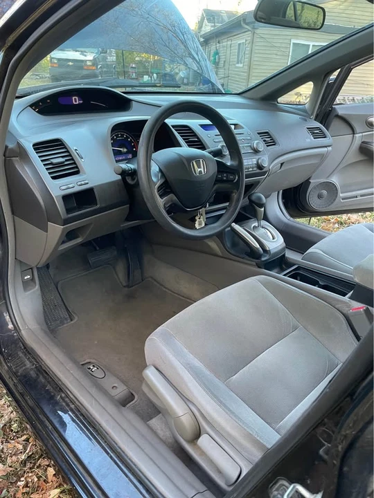 2007 Honda Civic 8th Gen - Image 2 of 13