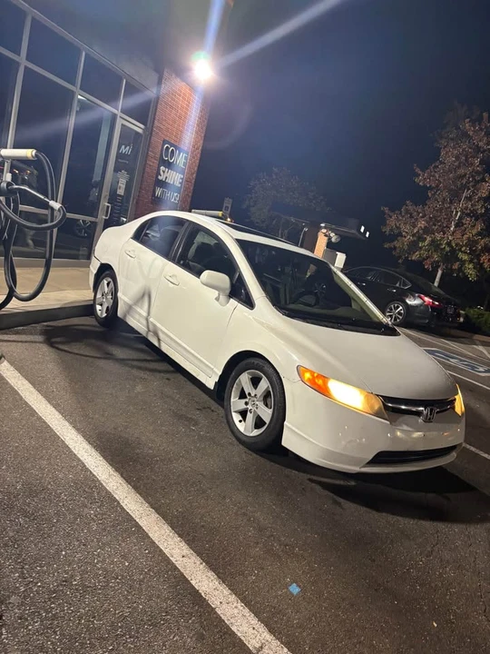 2007 Honda Civic 8th Gen - Image 4 of 8