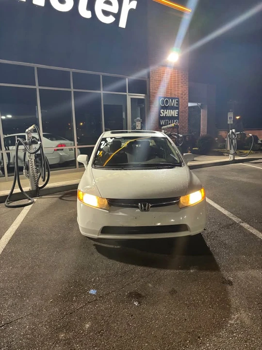 2007 Honda Civic 8th Gen - Image 2 of 9