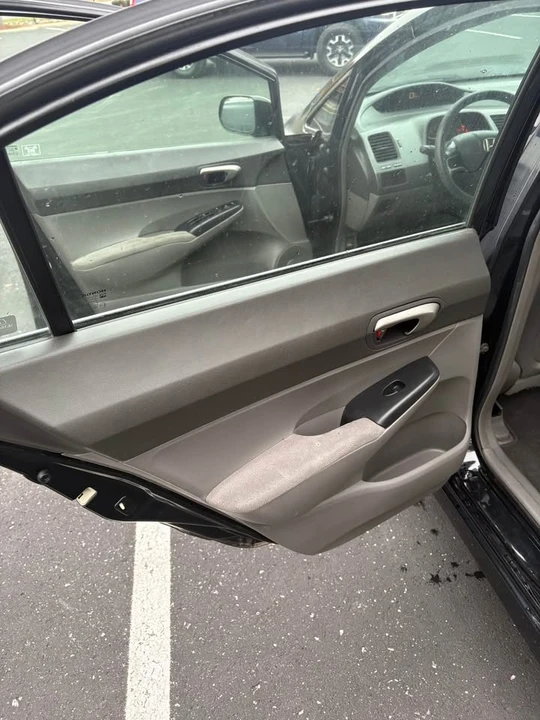 2007 Honda Civic 8th Gen - Image 8 of 12