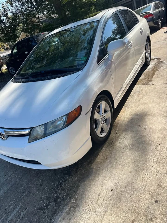 2007 Honda Civic 8th Gen - Image 2 of 11