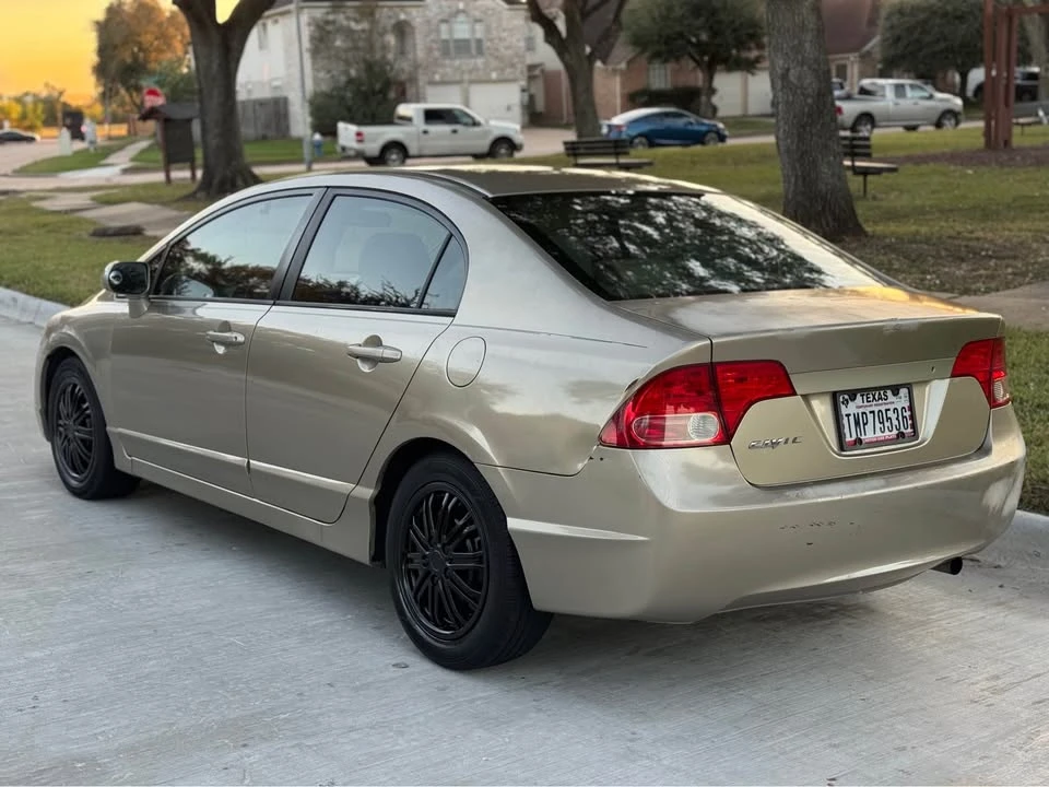 2007 Honda Civic 8th Gen - Image 3 of 9