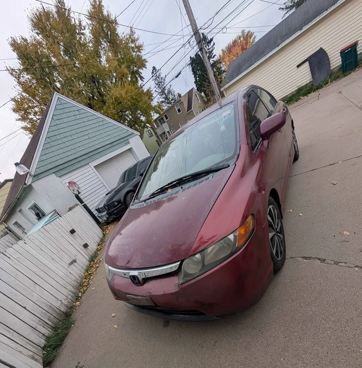2007 Honda Civic 8th Gen - Image 2 of 4