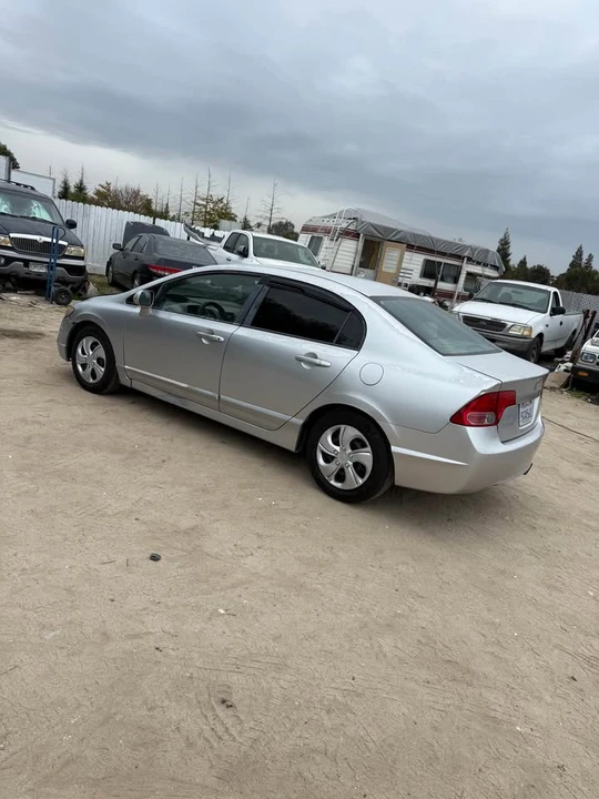 2007 Honda Civic 8th Gen - Image 3 of 19