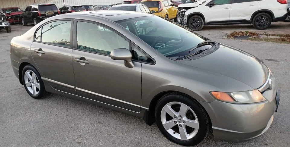 2007 Honda Civic 8th Gen - Image 2 of 10