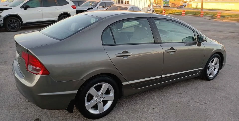 2007 Honda Civic 8th Gen - Image 3 of 10