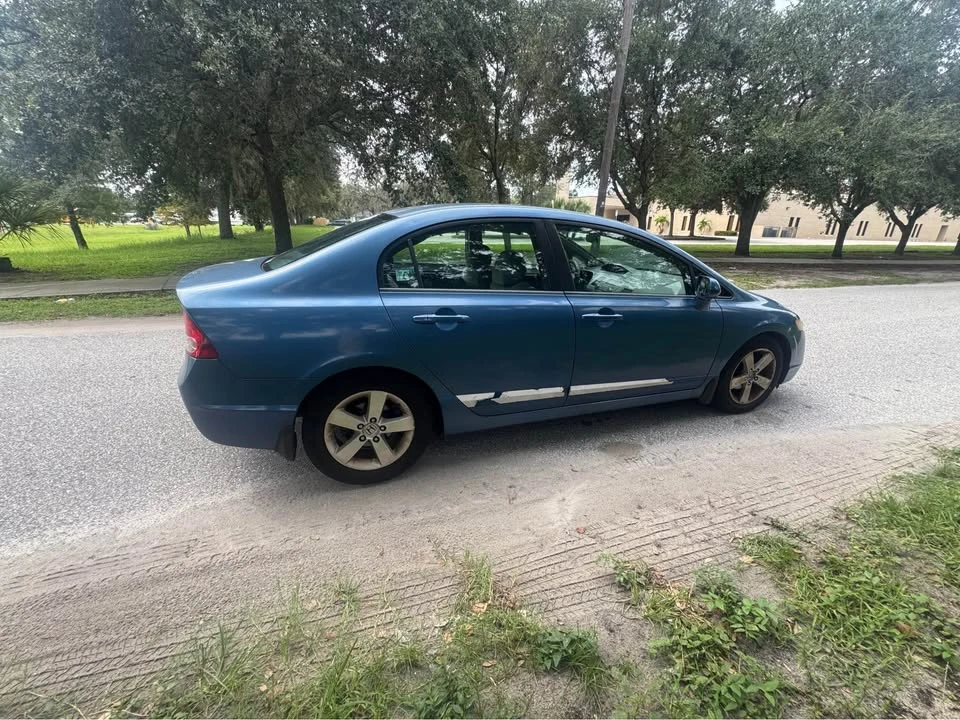 2007 Honda Civic 8th Gen - Image 2 of 4