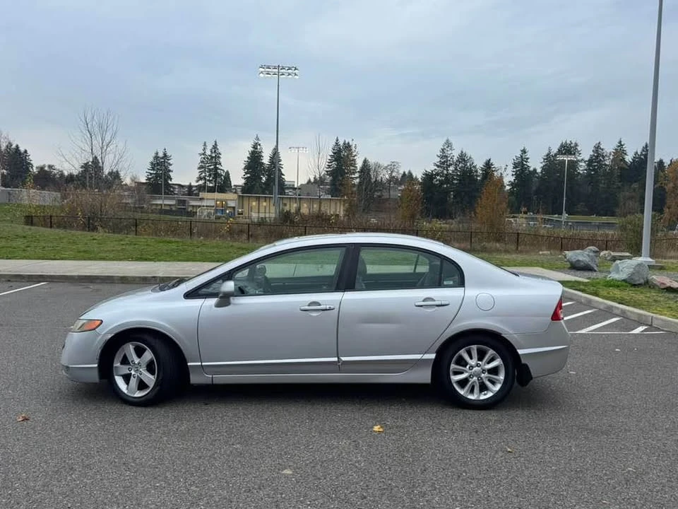 2007 Honda Civic 8th Gen - Image 2 of 10