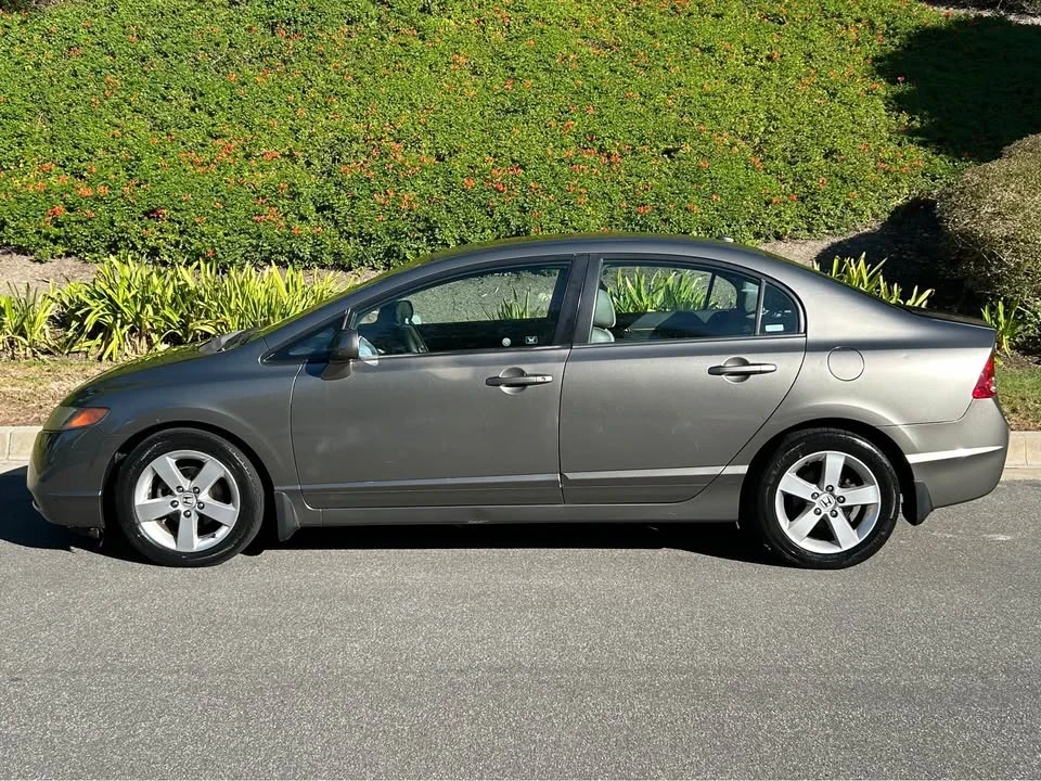 2007 Honda Civic 8th Gen - Image 2 of 14