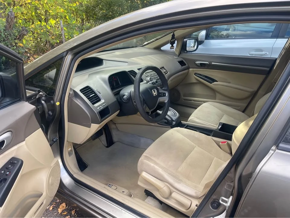 2007 Honda Civic 8th Gen - Image 2 of 9
