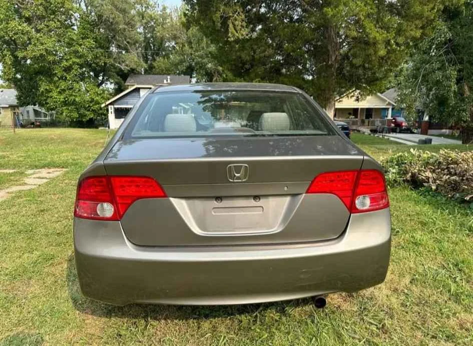 2007 Honda Civic 8th Gen - Image 3 of 8