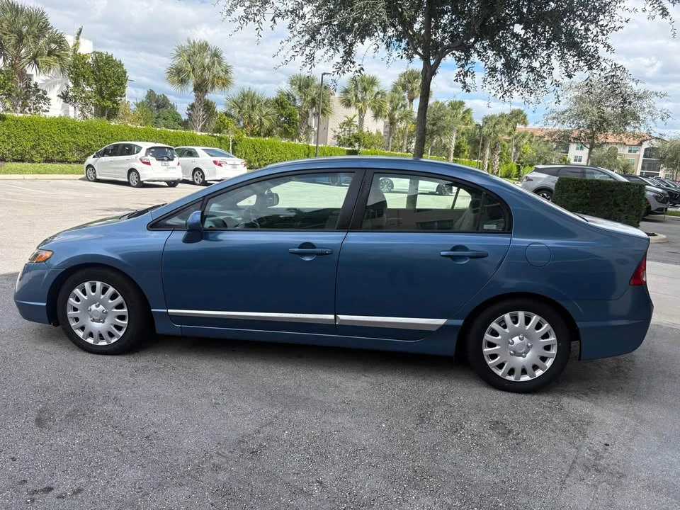 2007 Honda Civic 8th Gen - Image 2 of 15