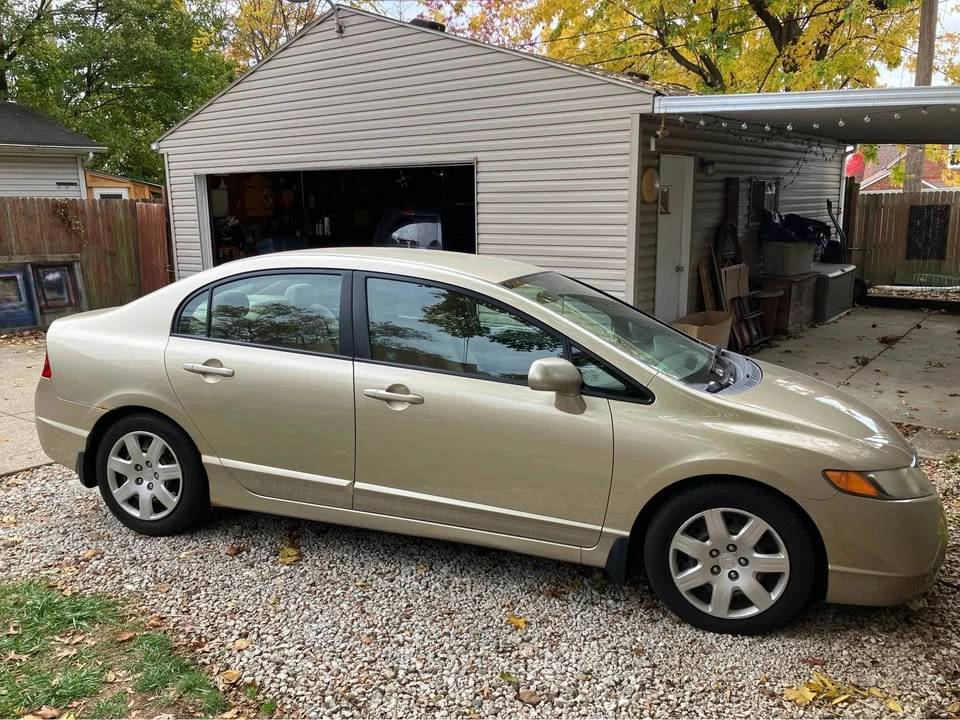 2007 Honda Civic 8th Gen - Image 2 of 2