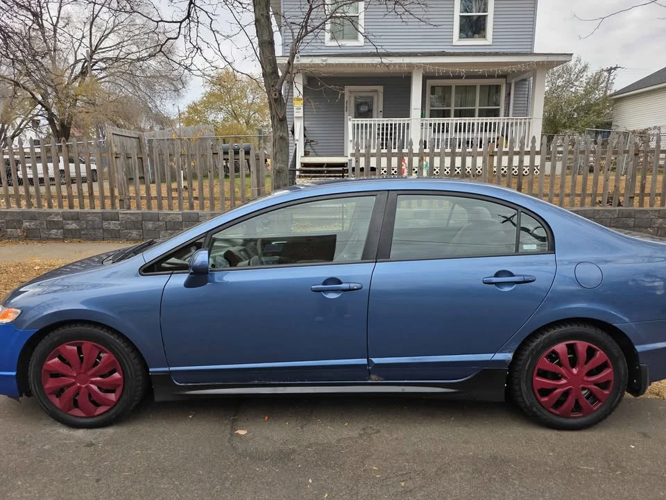 2007 Honda Civic 8th Gen - Image 2 of 9