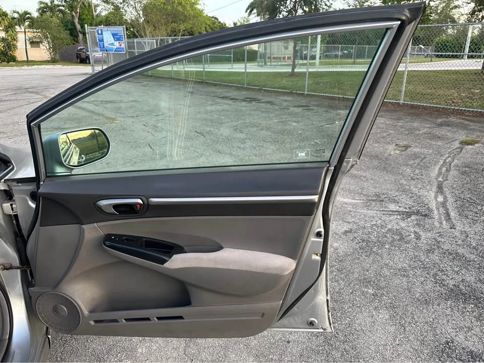 2007 Honda Civic 8th Gen - Image 13 of 17