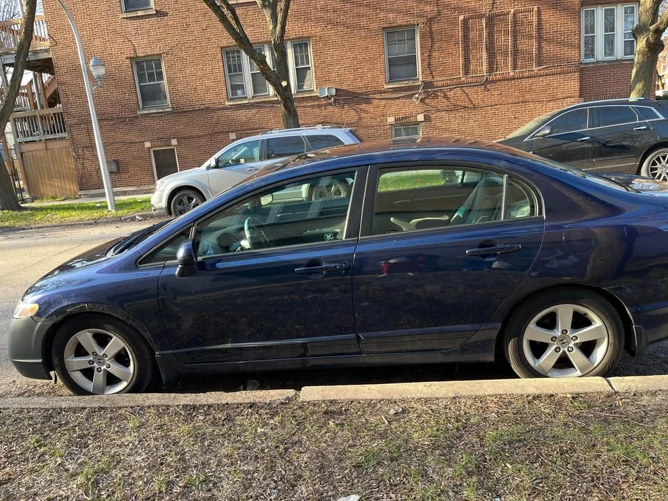 2007 Honda Civic 8th Gen - Image 2 of 13