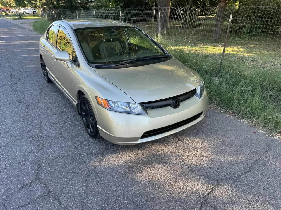 2007 Honda Civic 8th Gen - Image 2 of 9