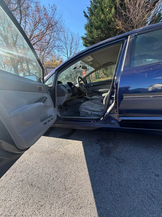 2007 Honda Civic 8th Gen - Image 6 of 10