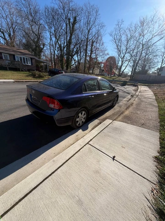 2007 Honda Civic 8th Gen - Image 2 of 6