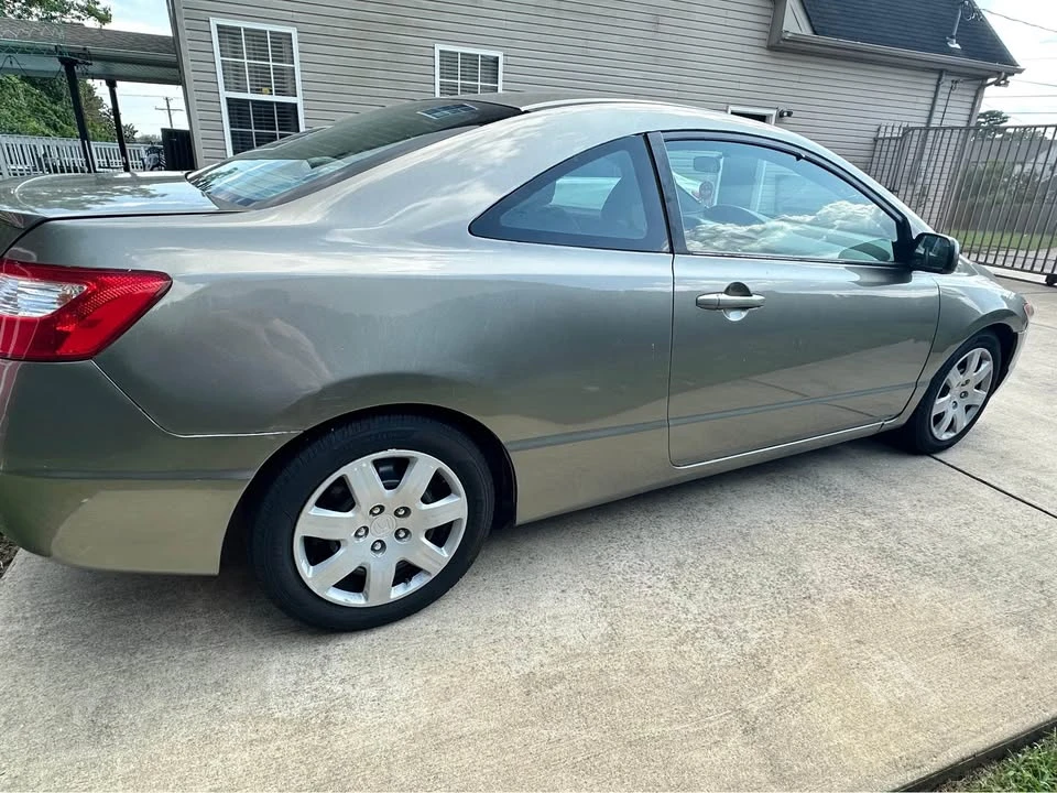 2007 Honda Civic 8th Gen - Image 2 of 6