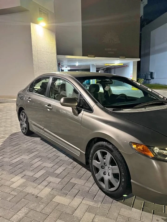 2007 Honda Civic 8th Gen - Image 2 of 11
