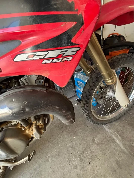 2007 Honda CR - Image 2 of 3