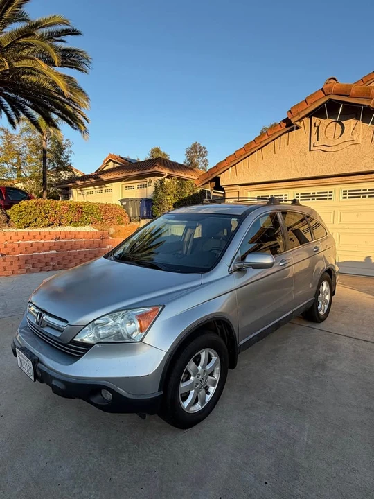 2007 Honda CR-V 3rd Gen - Image 2 of 11