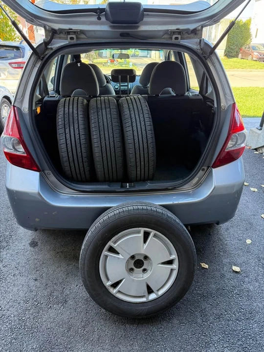 2007 Honda Fit - Image 7 of 14