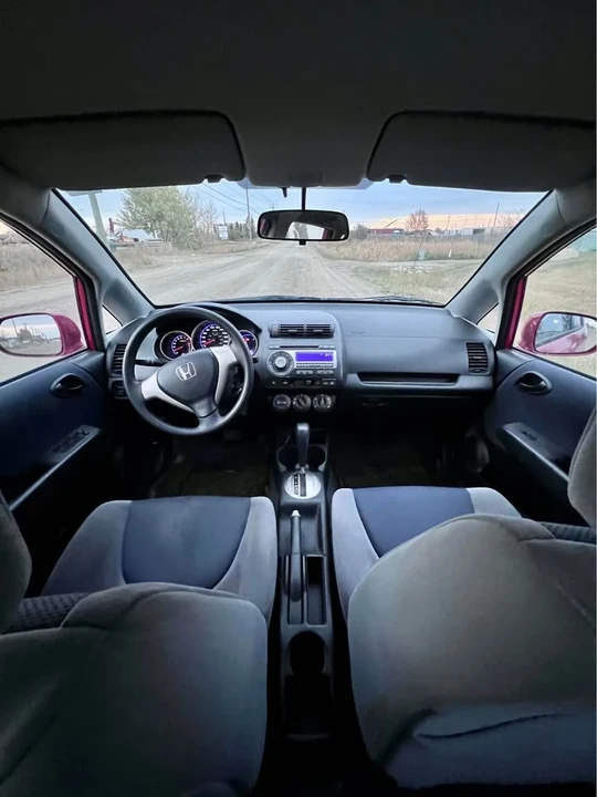2007 Honda Fit - Image 6 of 11