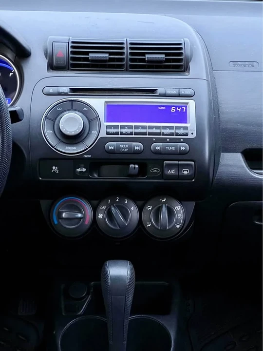2007 Honda Fit - Image 10 of 11