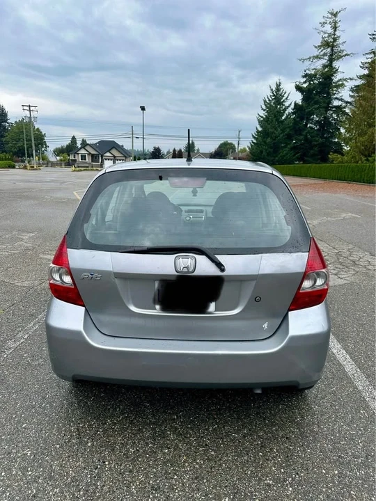 2007 Honda Fit - Image 2 of 4