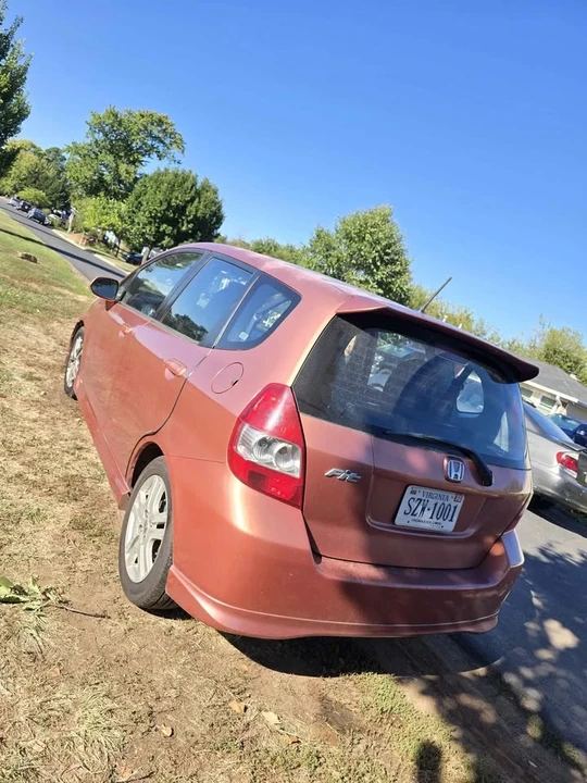 2007 Honda Fit - Image 2 of 4