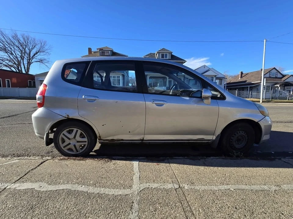 2007 Honda Fit - Image 6 of 12