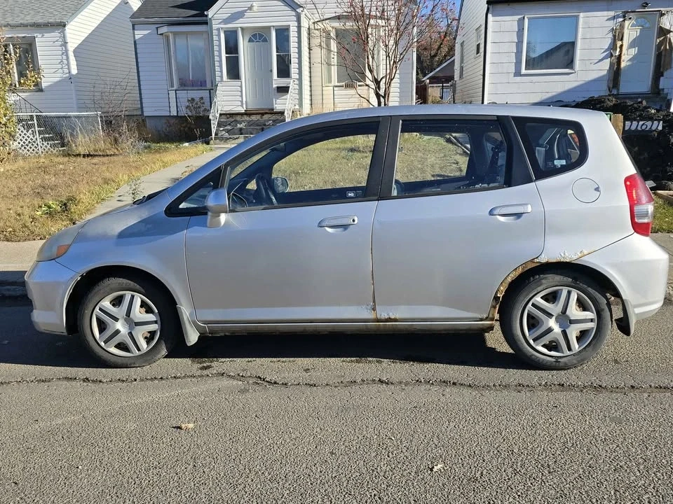 2007 Honda Fit - Image 2 of 12