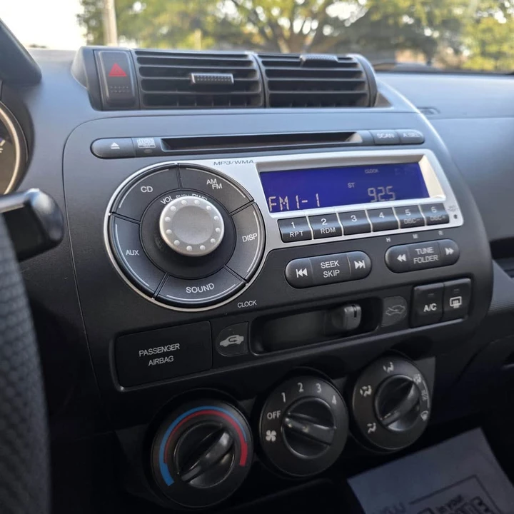 2007 Honda Fit - Image 17 of 19