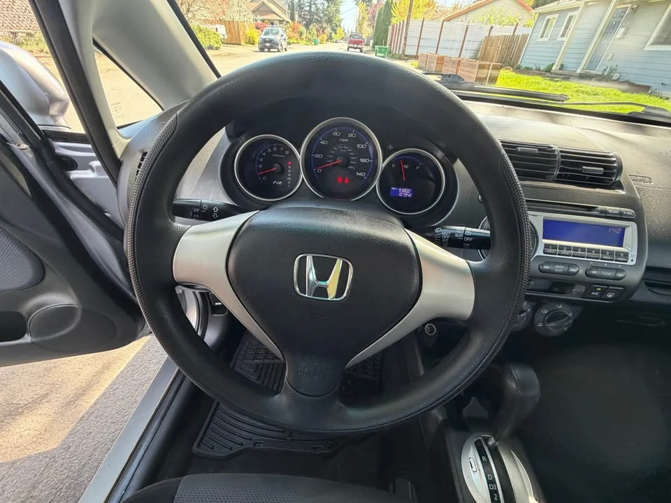 2007 Honda Fit - Image 10 of 17