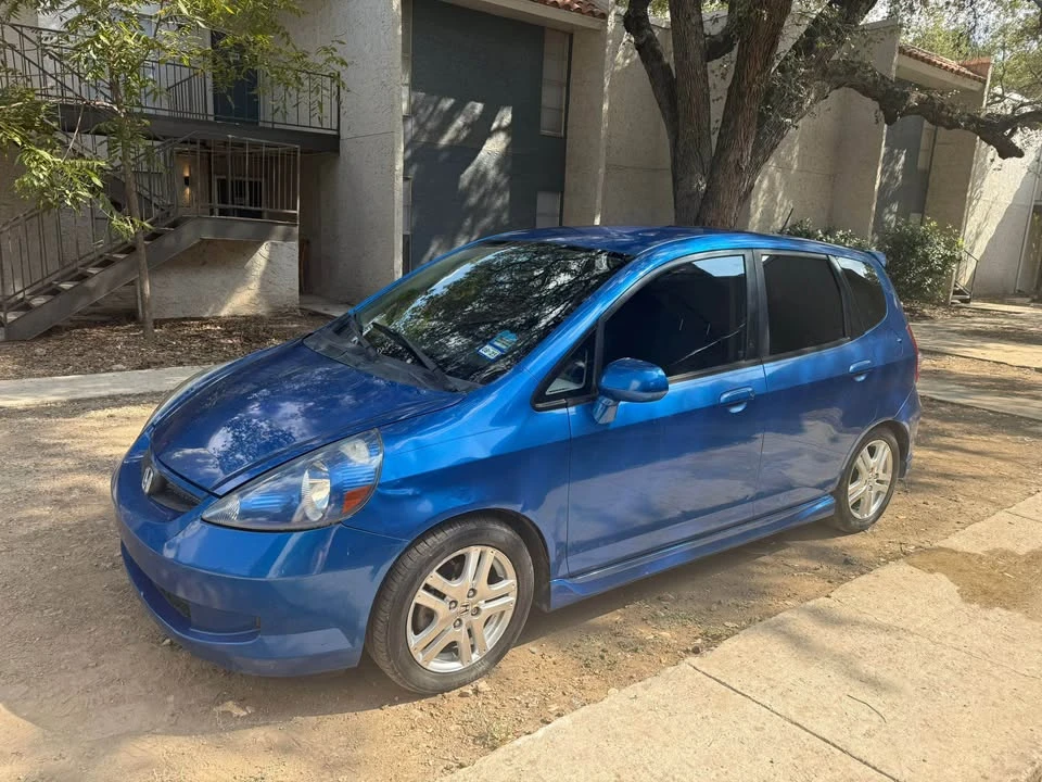 2007 Honda Fit - Image 2 of 3