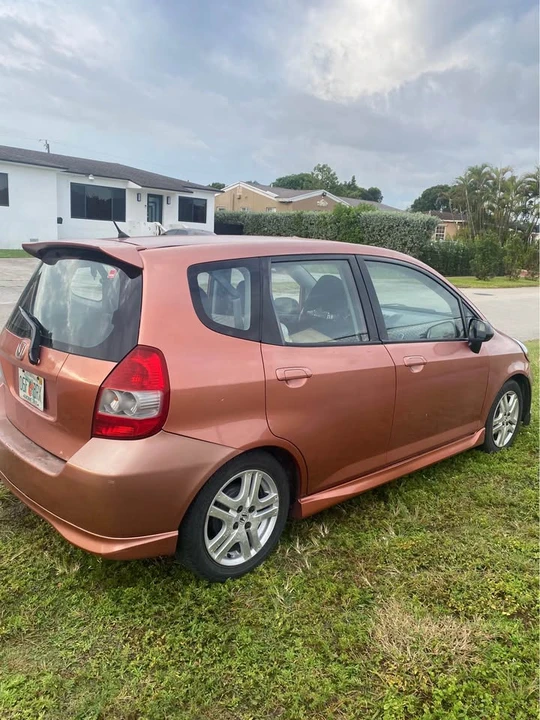 2007 Honda Fit - Image 2 of 7