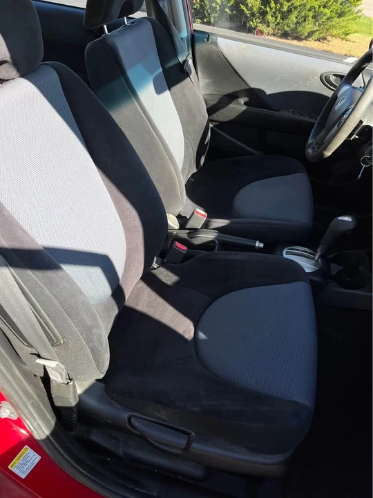 2007 Honda Fit - Image 10 of 11