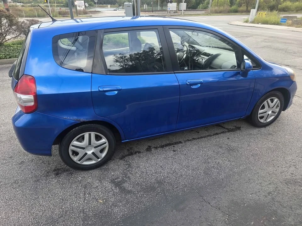 2007 Honda Fit - Image 10 of 15