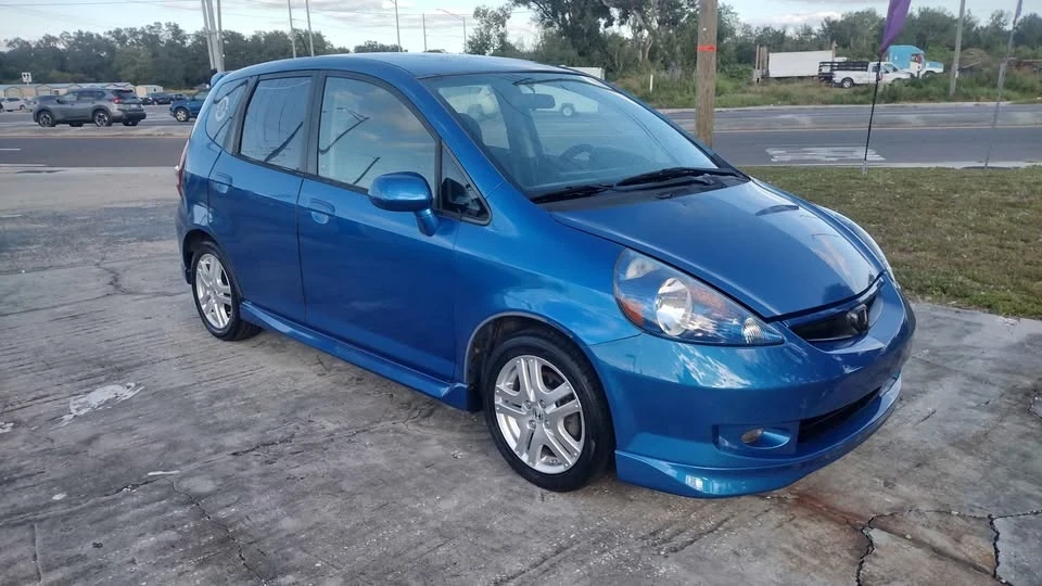 2007 Honda Fit - Image 2 of 8