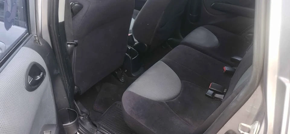 2007 Honda Fit - Image 7 of 8