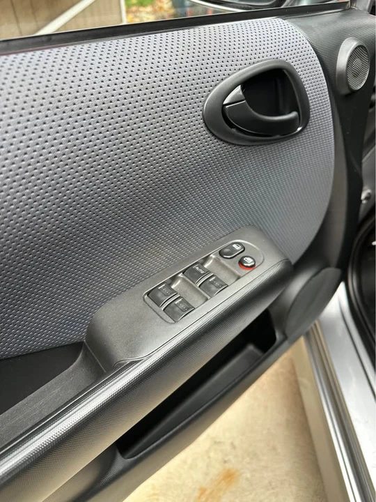 2007 Honda Fit - Image 9 of 12