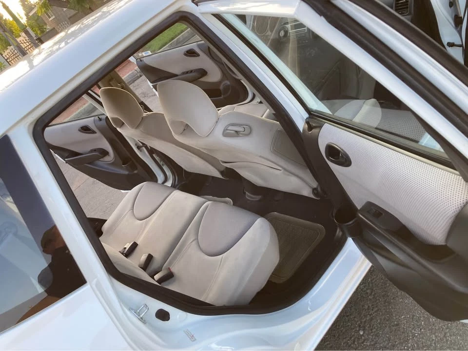 2007 Honda Fit - Image 7 of 10