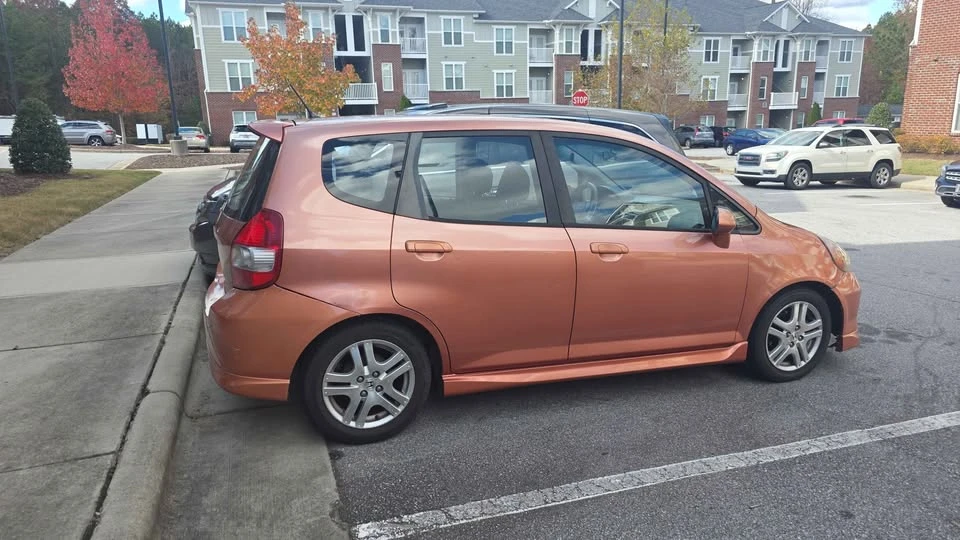 2007 Honda Fit - Image 2 of 8