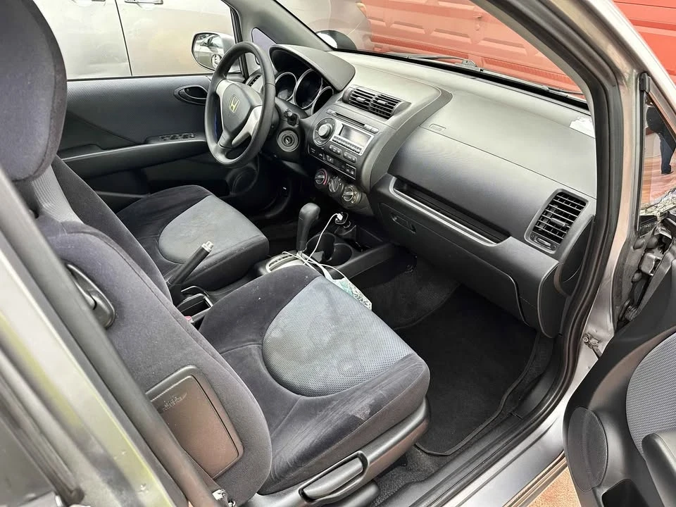 2007 Honda Fit - Image 9 of 11