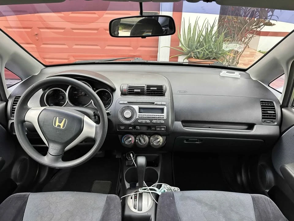 2007 Honda Fit - Image 8 of 11