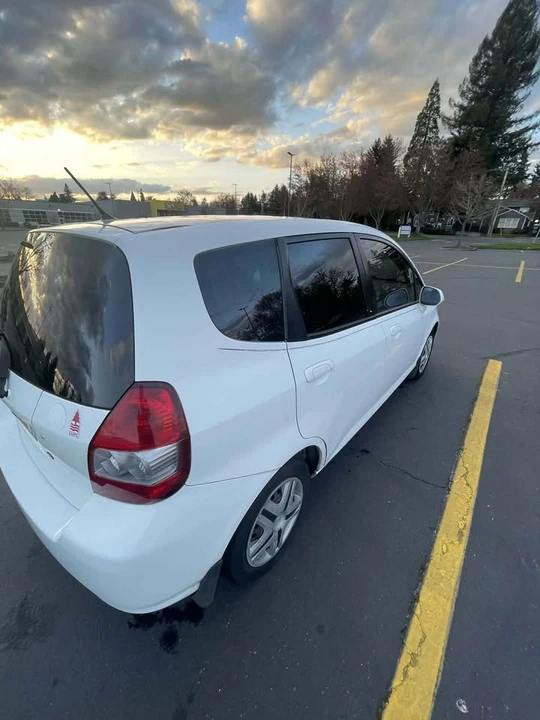 2007 Honda Fit - Image 3 of 11